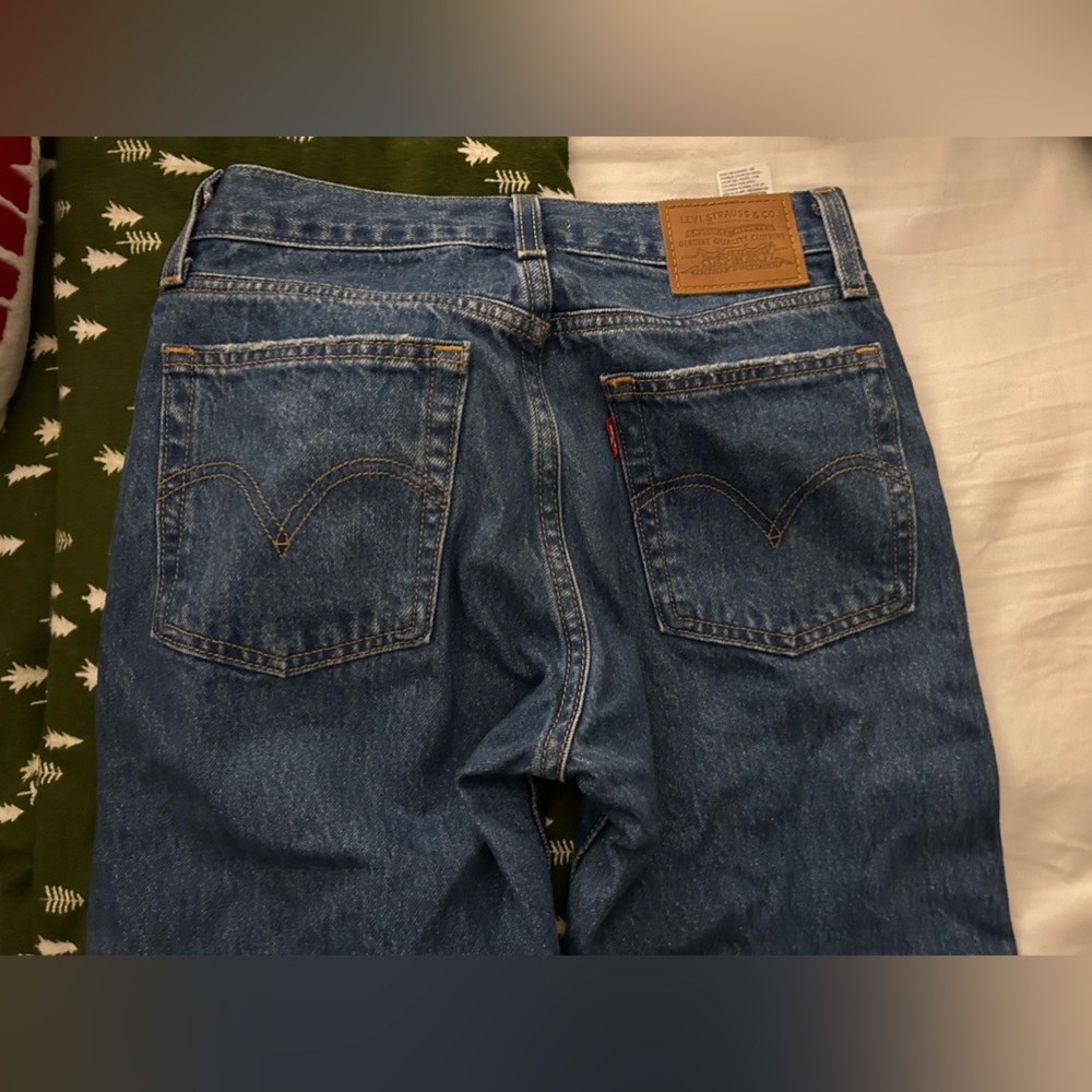 blue levi’s jeans in a size 4.